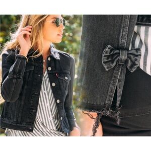 Levi’s Black Jean Trucker Denim Jacket with Bow Sleeves Cotton Women’s Small